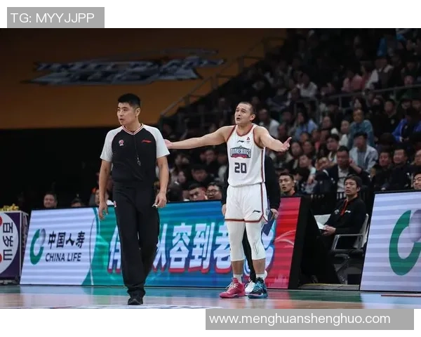 武汉篮球队战术创新引发热议球迷热盼新赛季表现提升